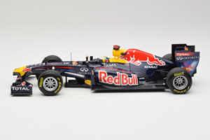 Red Bull RB7 Renault #1 S. Vettel Red Bull Racing World Champion 2011 Minichamps 1:18 110110001 Métal Moulé — image 3 sur 6
