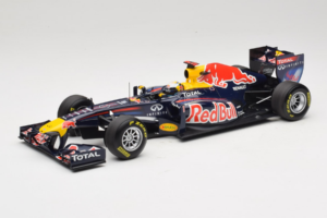 Red Bull RB7 Renault #1 S. Vettel Red Bull Racing World Champion 2011 Minichamps 1:18 110110001 Métal Moulé