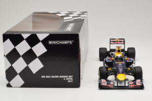 Red Bull RB7 Renault #1 S. Vettel Red Bull Racing World Champion 2011 Minichamps 1:18 110110001 Métal Moulé — image 6 sur 6