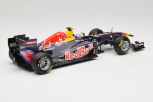 Red Bull RB7 Renault #2 M. Webber Red Bull Racing Showcar 2011 Minichamps 1:18 110110002 Métal Moulé — image 2 sur 7