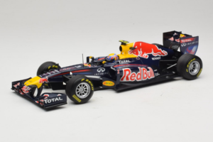 Red Bull RB7 Renault #2 M. Webber Red Bull Racing Showcar 2011 Minichamps 1:18 110110002 Métal Moulé