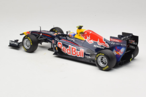 Red Bull RB7 Renault #2 M. Webber Red Bull Racing Showcar 2011 Minichamps 1:18 110110002 Métal Moulé — image 5 sur 7