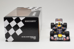 Red Bull RB7 Renault #2 M. Webber Red Bull Racing Showcar 2011 Minichamps 1:18 110110002 Métal Moulé — image 7 sur 7