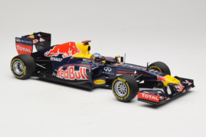 Red Bull RB8 Renault #1 S. Vettel Red Bull Racing Showcar 2012 Minichamps 1:18 110120071 Métal Moulé — image 4 sur 7