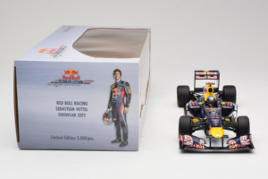 Red Bull RB8 Renault #1 S. Vettel Red Bull Racing Showcar 2012 Minichamps 1:18 110120071 Métal Moulé — image 6 sur 7