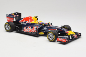 Red Bull RB8 Renault #2 M. Webber Red Bull Racing Showcar 2012 Minichamps 1:18 110120072 Métal Moulé — image 4 sur 7