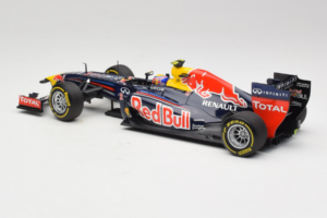 Red Bull RB8 Renault #2 M. Webber Red Bull Racing Showcar 2012 Minichamps 1:18 110120072 Métal Moulé — image 5 sur 7