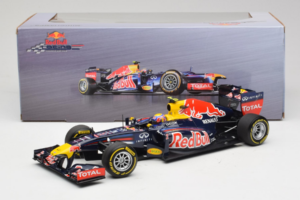 Red Bull RB8 Renault #2 M. Webber Red Bull Racing Showcar 2012 Minichamps 1:18 110120072 Métal Moulé — image 7 sur 7