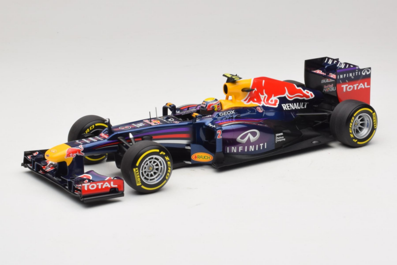 Red Bull RB9 Renault #2 M. Webber Infiniti Red Bull Racing Showcar 2013 Minichamps 1:18 110130072 Métal Moulé