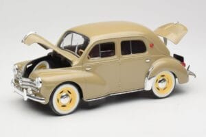 Renault 4CV Berline Gris Ardoise Solido 1:18 8059 Métal Moulé — image 2 sur 8