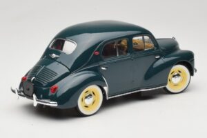Renault 4CV Vert Solido 1:18 8047 Métal Moulé — image 2 sur 6