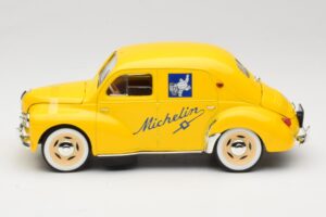 Renault 4CV Michelin Yellow Solido 1:18 82002 Métal Moulé — image 3 sur 6