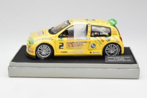 Renault Clio Sport #2 E. Rangoni Renault Clio Trophy Winner 2000 Universal Hobbies 1:18 7711218616 Métal Moulé — image 3 sur 6