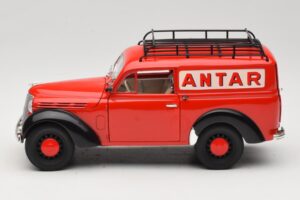 Renault Juvaquatre Utilitaire Rouge Solido 1:18 8424 Métal Moulé — image 4 sur 8