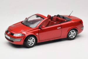 Renault Megane Mk1 CC Rouge Solido 1:18 8152 Métal Moulé