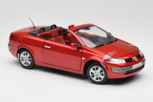 Renault Megane Mk1 CC Rouge Solido 1:18 8152 Métal Moulé — image 6 sur 8