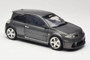Renault Megane Mk2 RS Vampire Grey Norev 1:18 185101 Métal Moulé — image 6 sur 8