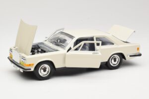Rolls-Royce Camargue Blanc Bburago 1:22 3001-M1 Métal Moulé — image 3 sur 8
