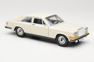 Rolls-Royce Camargue Blanc Bburago 1:22 3001-M1 Métal Moulé — image 6 sur 8