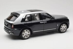 Rolls-Royce Cullinan Noir & Argent OEM 1:18 ROLLS001 Métal Moulé — image 3 sur 8