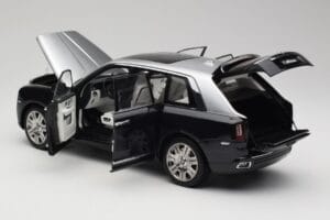 Rolls-Royce Cullinan Noir & Argent OEM 1:18 ROLLS001 Métal Moulé — image 5 sur 8
