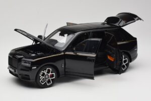 Rolls-Royce Cullinan Noir Avec Gold Coachline & Shadow Wheels OEM 1:18 028-15A Métal Moulé — image 2 sur 8