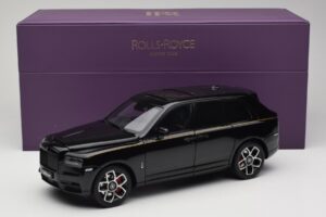 Rolls-Royce Cullinan Noir Avec Gold Coachline & Shadow Wheels OEM 1:18 028-15A Métal Moulé — image 8 sur 8