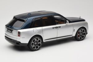 Rolls-Royce Cullinan Bleu & Argent Bicolore OEM 1:18 028-16B Métal Moulé — image 3 sur 8