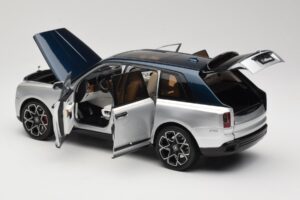 Rolls-Royce Cullinan Bleu & Argent Bicolore OEM 1:18 028-16B Métal Moulé — image 5 sur 8
