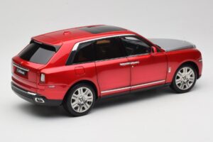 Rolls-Royce Cullinan Rouge Avec Shadow Wheels OEM 1:18 028-18A Métal Moulé — image 3 sur 8