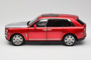 Rolls-Royce Cullinan Rouge Avec Shadow Wheels OEM 1:18 028-18A Métal Moulé — image 4 sur 8