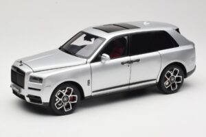 Rolls-Royce Cullinan Argent Avec Shadow Wheels OEM 1:18 028-16A Métal Moulé