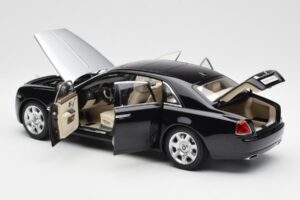 Rolls-Royce Ghost Noir & Argent Kyosho 1:18 008802BKS2 Métal Moulé — image 5 sur 8