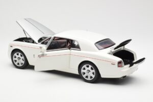 Rolls-Royce Phantom Coupe English Blanc Argent Kyosho 1:18 08861EW Métal Moulé — image 5 sur 8