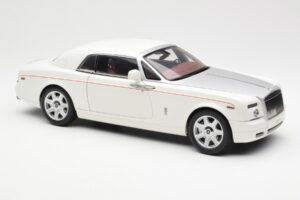 Rolls-Royce Phantom Coupe English Blanc Argent Kyosho 1:18 08861EW Métal Moulé — image 6 sur 8