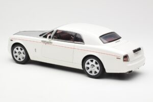 Rolls-Royce Phantom Coupe English Blanc Argent Kyosho 1:18 08861EW Métal Moulé — image 7 sur 8