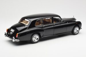 Rolls-Royce Phantom VI EWB Noir Kyosho 1:18 08905BK Métal Moulé — image 3 sur 8