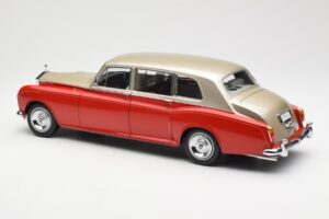 Rolls-Royce Phantom VI Rouge Beige Clair Kyosho 1:18 08905RLB Métal Moulé — image 7 sur 8