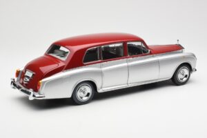 Rolls-Royce Phantom VI Argent Rouge Kyosho 1:18 08905SR Métal Moulé — image 3 sur 8