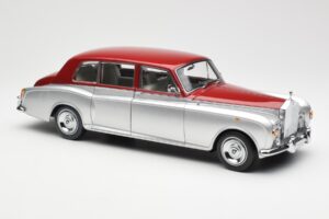 Rolls-Royce Phantom VI Argent Rouge Kyosho 1:18 08905SR Métal Moulé — image 6 sur 8