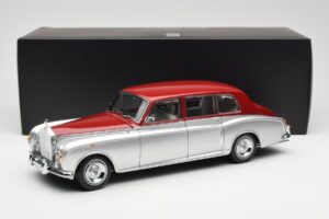 Rolls-Royce Phantom VI Argent Rouge Kyosho 1:18 08905SR Métal Moulé — image 8 sur 8