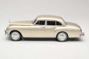 Rolls-Royce Silver Cloud III Flying Spur H.J. Mulliner Or MCG 1:18 MCG18058 Métal Moulé — image 3 sur 6