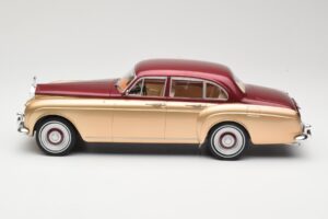 Rolls-Royce Silver Cloud III Flying Spur H.J. Mulliner Rouge & Or MCG 1:18 MCG18132 Métal Moulé — image 3 sur 6