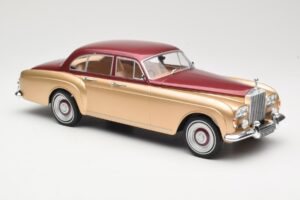 Rolls-Royce Silver Cloud III Flying Spur H.J. Mulliner Rouge & Or MCG 1:18 MCG18132 Métal Moulé — image 4 sur 6
