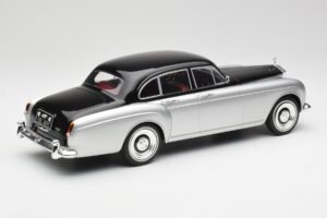 Rolls-Royce Silver Cloud III Mulliner Argent & Noir MCG 1:18 MCG18128 Métal Moulé — image 2 sur 6