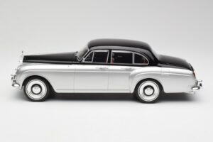 Rolls-Royce Silver Cloud III Mulliner Argent & Noir MCG 1:18 MCG18128 Métal Moulé — image 3 sur 6