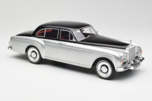 Rolls-Royce Silver Cloud III Mulliner Argent & Noir MCG 1:18 MCG18128 Métal Moulé — image 4 sur 6