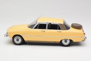 Rover 3500 V8 P6 Crème MCG 1:18 MCG18046 Métal Moulé — image 3 sur 6