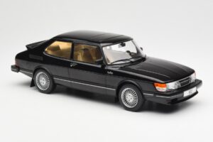 Saab 900 Turbo Noir MCG 1:18 MCG18338 Métal Moulé — image 4 sur 6