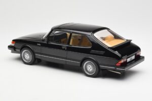 Saab 900 Turbo Noir MCG 1:18 MCG18338 Métal Moulé — image 5 sur 6